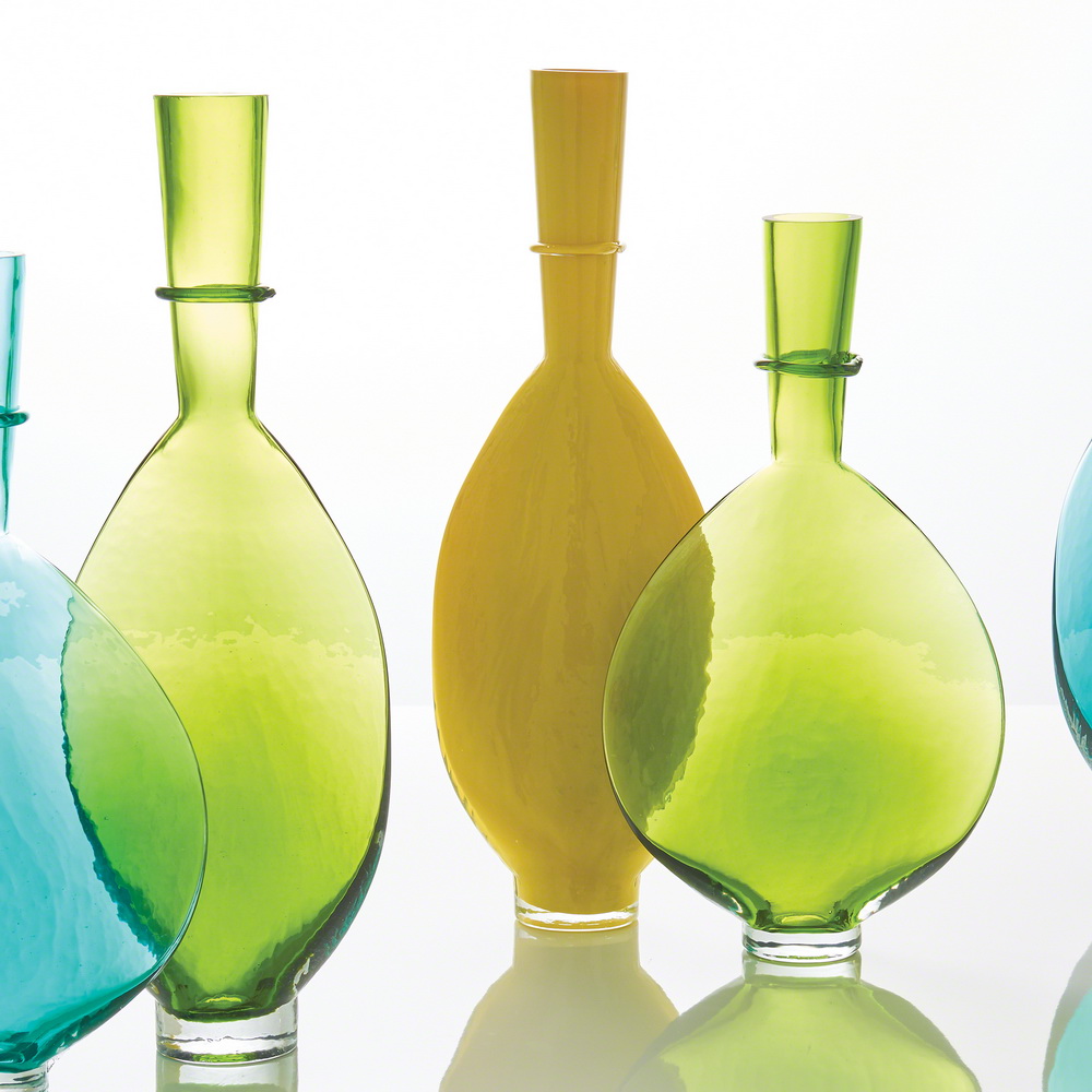Стеклянная декоративная ваза лаймового цвета Ring Bottle-Lime (короткая)