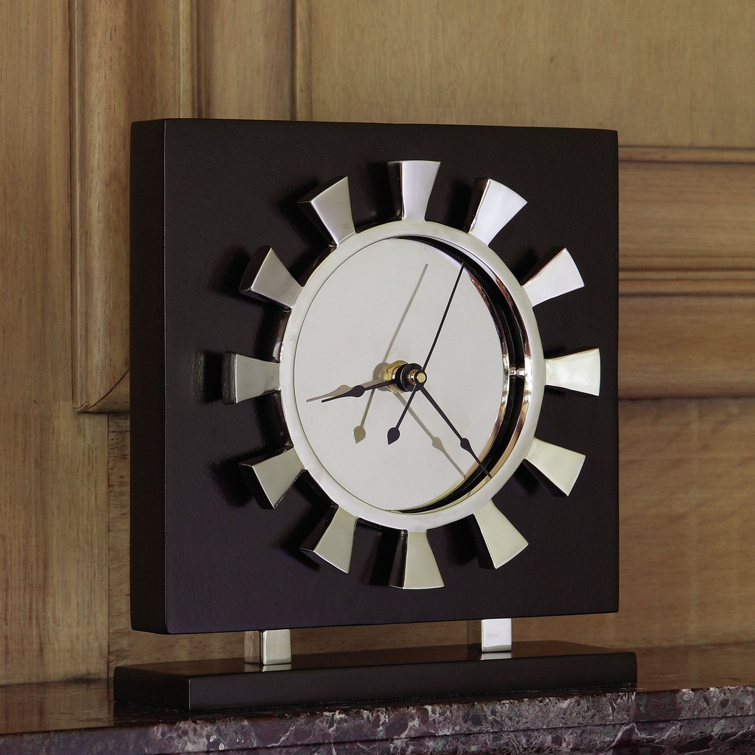 Часы Petal Clock